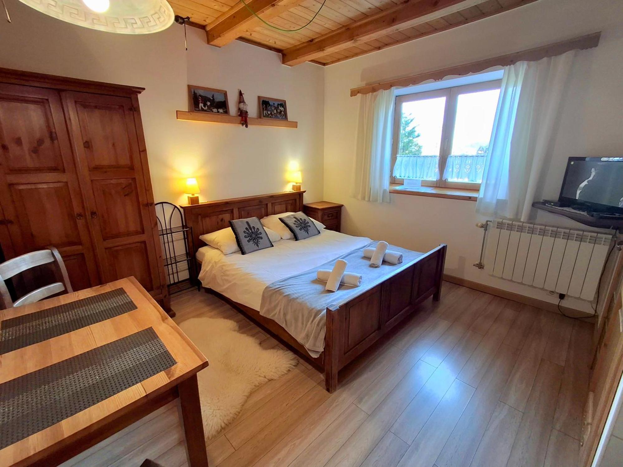 Double Room Private Bathroom